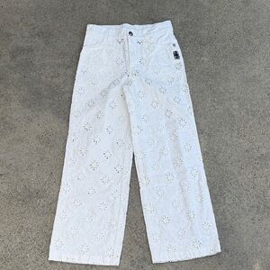 JOHN RICHMOND
White eyelet pants
8 (YEARS) -